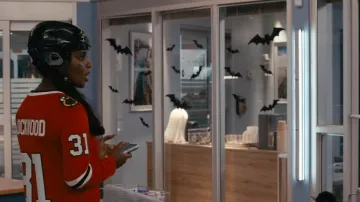 Blackhawks Antti Niemi Jersey Reebok Chicago Blackhawks 31 Authentic Red Home Man NHL Jersey porté par Maggie Lockwood (Marlyne Barrett) comme on le voit dans Chicago Med (S10E05)