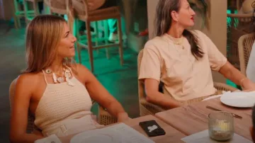 Top halter de ganchillo de Magda Butrym usado por Erin Dana Lichy como se ve en The Real Housewives of New York City (T15E13)