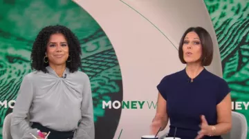 Top de cuello retorcido del Club Monaco usado por Adriana Díaz como se vio en CBS Mornings el 3 de enero de 2025