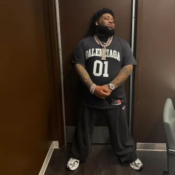 Balenciaga Black 'Loop Sports Icon' Basketball Sweatpants worn by Rod Wave on the Instagram account @rodwave