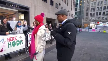 Anthropologie Recycled Two-Tone Scarf worn by Hoda Kotb as seen in Today on  January 8, 2025