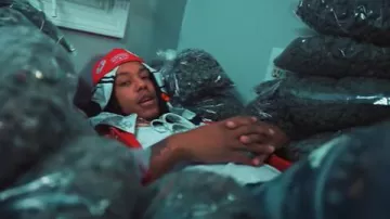 Corona de algodón rojo Denim Tears 59FIFTY usada por Skilla Baby en Skilla Baby - Donavon McNabb