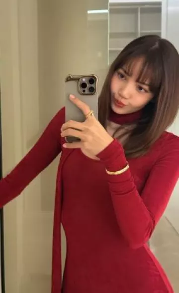 Ser.O.Ya Rashelle Maxi Dress worn by Lisa on her Instagram on January 9, 2025