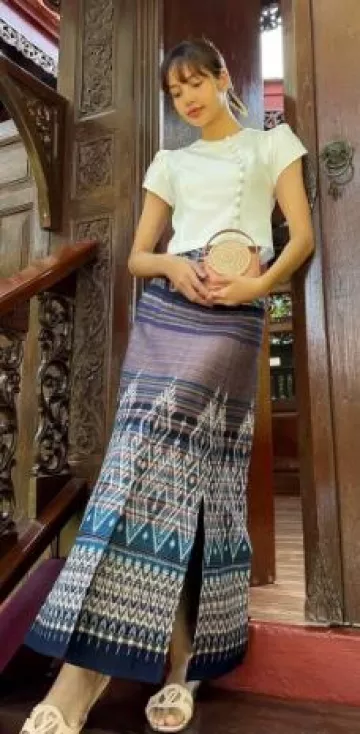 Destree Mini Gunther Bag in Pink worn by Lisa on her Instagram on January 9, 2025