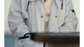 Kitty Menendez Monsters S02 White Cotton Jacket of Mary Louise 'Kitty' Menendez (Chloë Sevigny) in Monsters (S01E01)