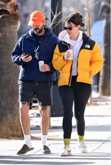 Lunettes de soleil Oliver Peoples 1969C portées par Mia Goth à Pasadena le 8 janvier 2025