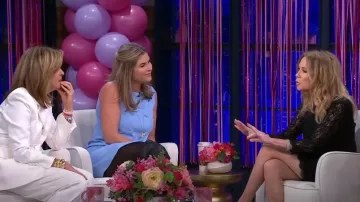 Diane Von Furstenberg Zarita Robe droite en dentelle extensible portée par Kathie Lee Gifford comme on le voit dans Today with Hoda & Jenna le 10 janvier 2025