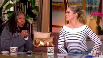 Top de punto a rayas A.L.C. Anya usado por Sara Haines como se ve en The View el 8 de enero de 2025