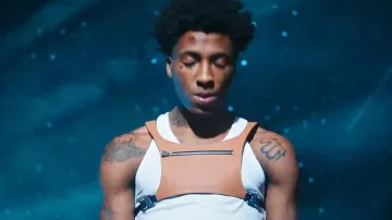 Sacoche de YoungBoy Never Broke Again dans Migos - Need It (Official Video) ft. YoungBoy Never Broke Again