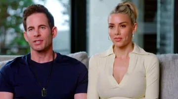 Suéter de lana merino relajado Reformation Lucas usado por Heather Rae Young como se ve en The Flipping El Moussas (S02E01)