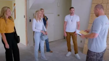 Mother The Ditcher Zip Flood Straight Leg Jeans porté par Heather Rae Young comme on le voit dans The Flipping El Moussas (S02E03)