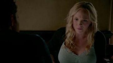 Le débardeur A Pea In The Pod de Caroline Forbes dans The Vampire Diaries
