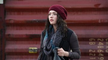 The bonnet bordeau Darcy Lewis (Kat Dennings) in Thor : the Dark World, The