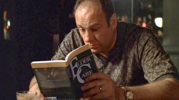 Elder Care lu par Tony Soprano dans Les Sopranos (S01E04)