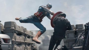 The red boots of Steve Rogers (Chris Evans) in Captain America : The Soldier winter
