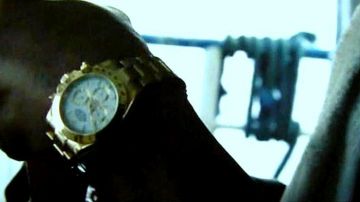 El reloj Rolex Daytona del pescador (Lou Veloso) en Jason Bourne: The Legacy