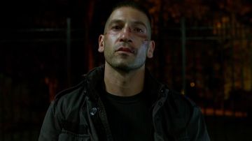 Le blouson Strellson de Frank Castle / The Punisher (Jon Bernthal) dans Daredevil
