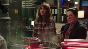 La chemise à carreaux de Erin Gilbert (Kristen Wiig) dans Ghostbusters