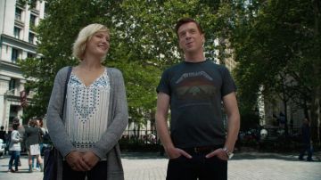 Le t-shirt Metallica "Master of Puppets" de Bobby Axelrod (Damian Lewis) dans Billions
