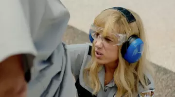 Les lunettes de protection de Kelly (Kristen Wiig) dans Les Cerveaux