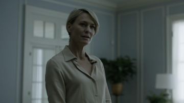 Le chemisier Max Mara de Claire Underwood (Robin Wright) dans House of Cards