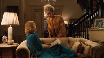 The top fur of Jamie Vine (Juno Temple) in Vinyl S01E01