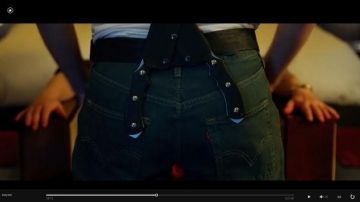 Knife of Scarlett Johansson in Lucy