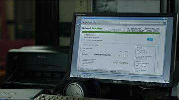 The headset Philips of Mark Zuckerberg (Jesse Eisenberg) in The Social Network