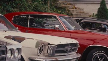 The Ford Mustang is smashed in Jack Reacher