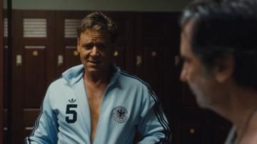 The blue jacket Adidas originals Der Kaiser 1974 Russell Crowe in Broken City