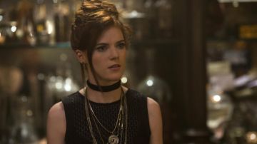 The padded velvet 90s Rose Leslie in The Last witch Hunter
