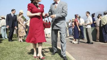 Los zapatos blancos y rojos de Peggy en el Agente Carter