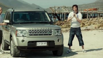 Les sandales Adidas de Nobby Grimsby (Sacha Baron Cohen) dans Grimsby - Agent trop spécial