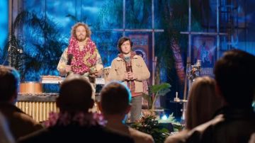 The hawaiian shirt of Erlich Bachman (T. J. Miller) in Silicon Valley