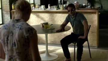 The round table in living room in Matt Murdock in Daredevil