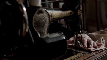 The Singer sewing machine used in Downton Abbey