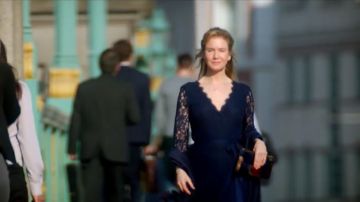 La robe bleue Diane Von Furstenberg de Bridget Jones (Renée Zellweger) dans Bridget Jones's Baby