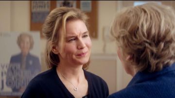 The necklace Tiffany & Co Elsa Peretti Bridget Jones (Renée Zellweger) in Bridget Jones's Baby