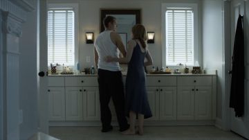 Le pantalon de pyjama Hanro de Will Conway (Joel Kinnaman) dans House of Cards