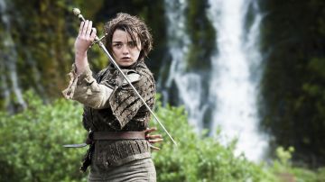 L'épée "aiguille" (Aguja) de Arya Stark (Maisie Williams) dans Juego de Tronos