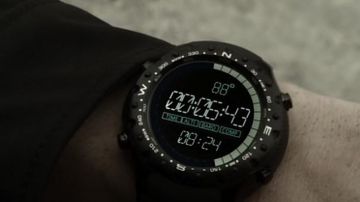 La montre Suunto X-Lander Military de Jeffrey Dean Morgan dans The Specialist