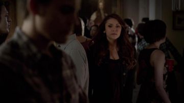 La robe de Katherine Pierce aka Elena Gilbert (Nina Dobrev) dans The Vampire Diaries S05E12
