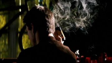 The disposable camera self-destructing of Ethan Hunt (Tom Cruise) in Mission : Impossible 3