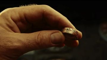 El anillo de los miembros de la organización Spectre en Spectre