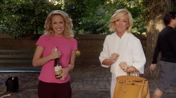 Bolso de piel Hermès Kelly de Jacqueline Voorhees (Jane Krakowski) en Unbreakable Kimmy Schmidt