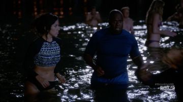 Top O'neil de Rosa Diaz dans Brooklyn Nine Nine