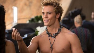 The collar of Finnick Odair (Sam Claflin) in the Hunger Games : The Kindling