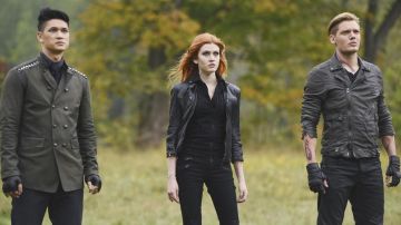 El R13 perfecto de Clary Fray (Katherine McNamara) en Shadowhunters temporada 1