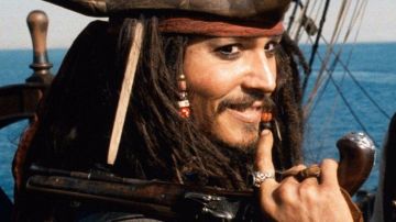 El anillo de Jack Sparrow (Johnny Depp) en Piratas del Caribe - El secreto del cofre maldito