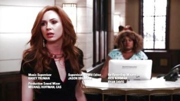 Vestido maje de Eliza Dooley (Karen Gillan) en Selfie S01E04